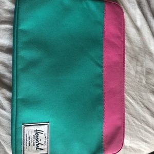 Hershel Laptop sleeve